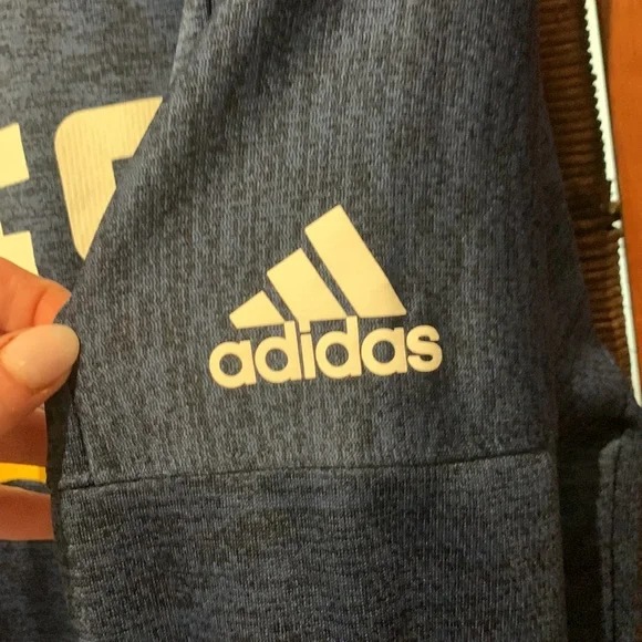 Buffalo Sabres Sweatshirt Size Small Bought at Key Bank Center Worn Once - Picture 3 of 5